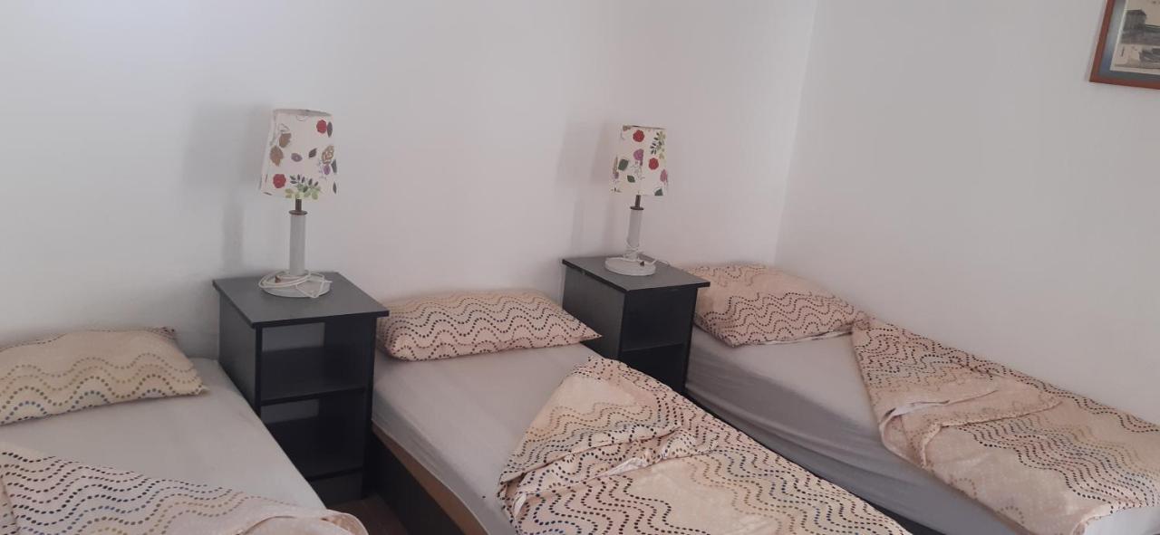 Aqua Hostel Шиофок Экстерьер фото