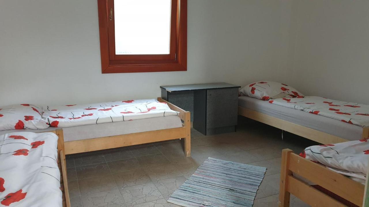 Aqua Hostel Шиофок Экстерьер фото