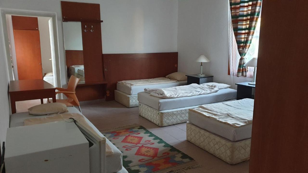 Aqua Hostel Шиофок Экстерьер фото