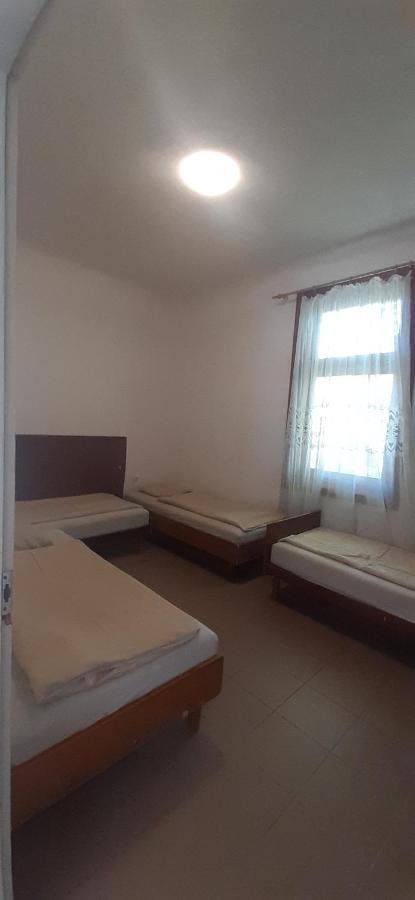 Aqua Hostel Шиофок Экстерьер фото