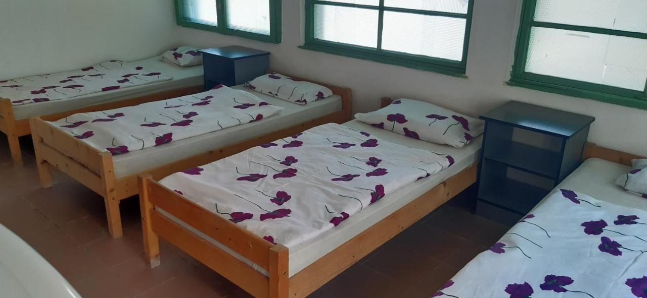 Aqua Hostel Шиофок Экстерьер фото